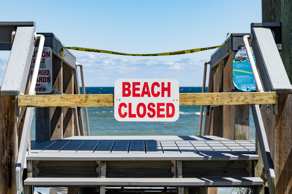 beachclosedsignquarantinecaution
